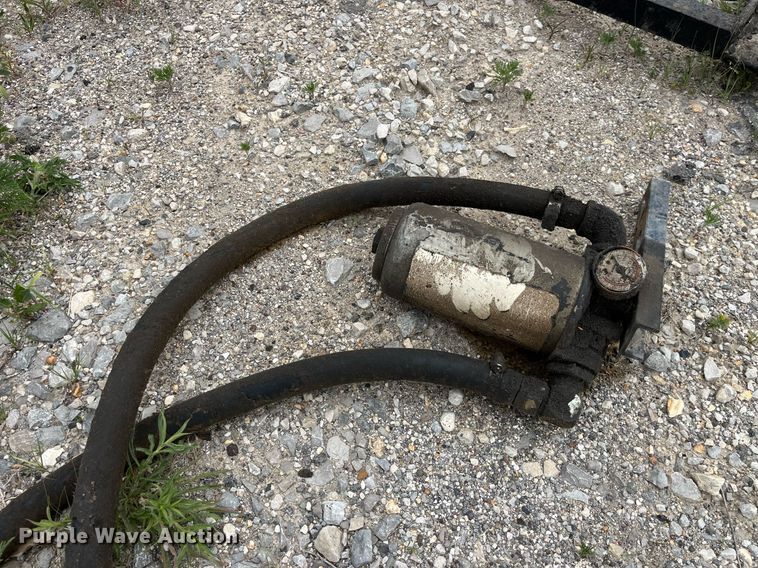 image for item DP0510 Etynre Black-Topper BT-HL  oil distributor tank bed