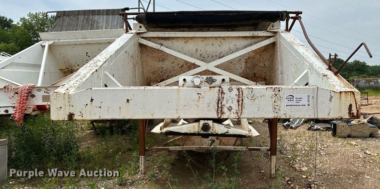 image for item DP3163 1998 Clement 3520BH  bottom dump trailer