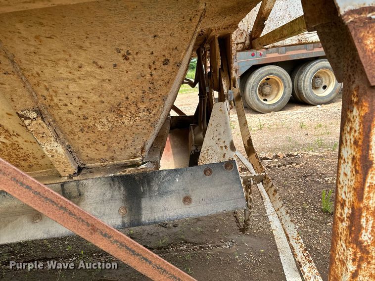 image for item DP3163 1998 Clement 3520BH  bottom dump trailer