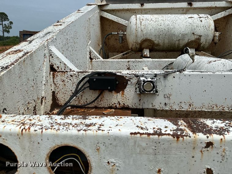 image for item DP3163 1998 Clement 3520BH  bottom dump trailer