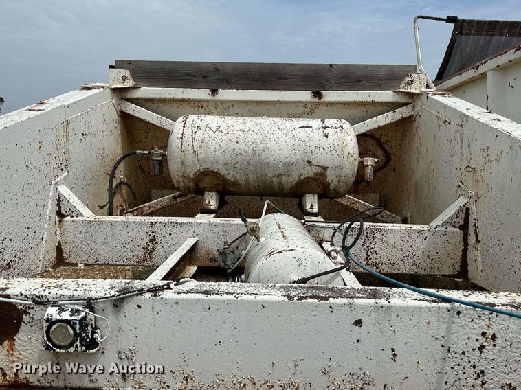 image for item DP3163 1998 Clement 3520BH  bottom dump trailer