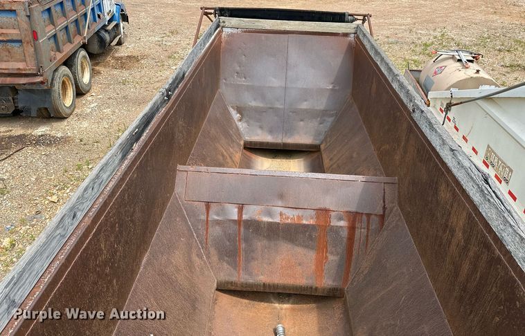 image for item DP3163 1998 Clement 3520BH  bottom dump trailer