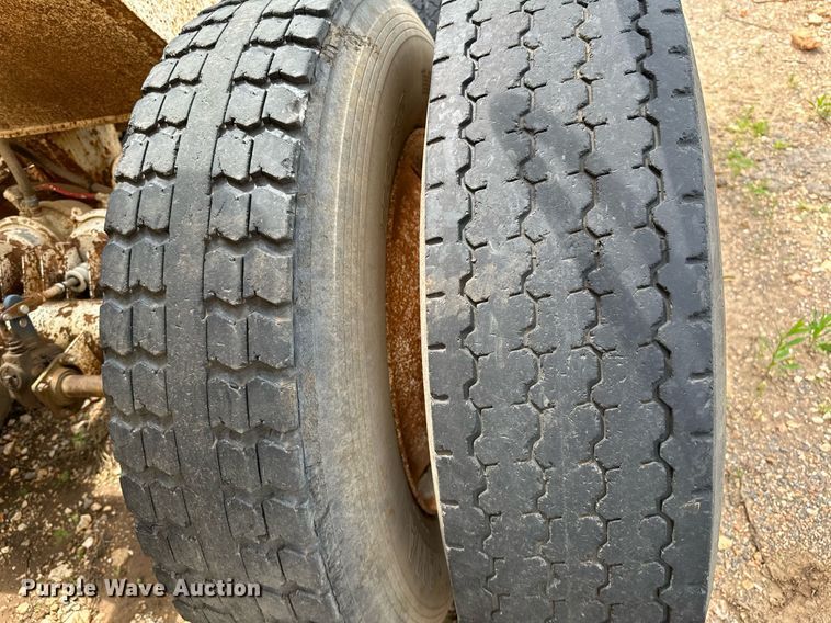 image for item DP3163 1998 Clement 3520BH  bottom dump trailer