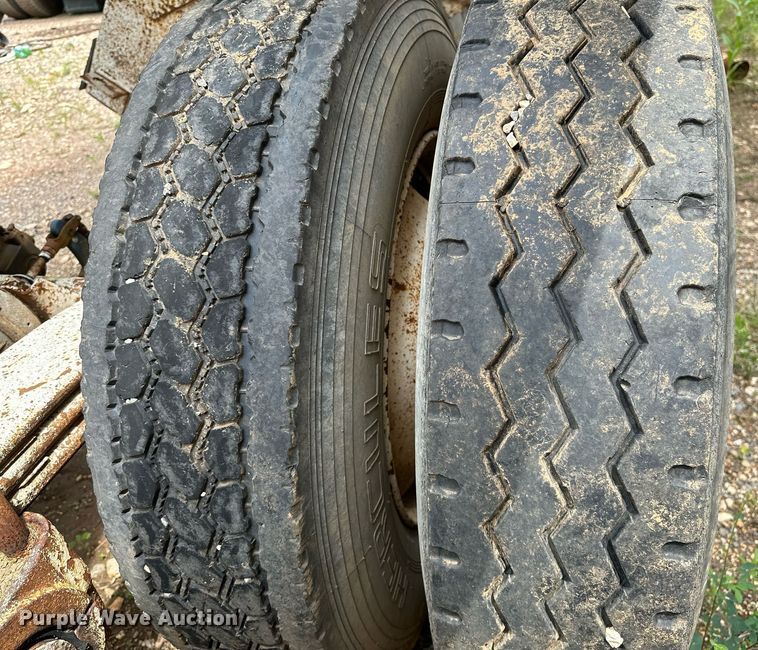 image for item DP3163 1998 Clement 3520BH  bottom dump trailer