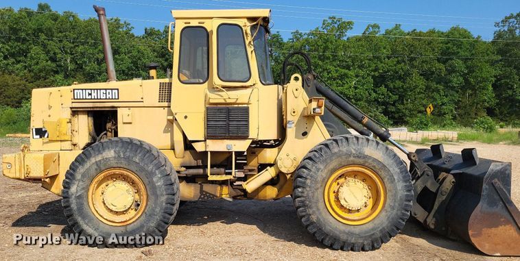 image for item DP5167 1987 Michigan L70  wheel loader