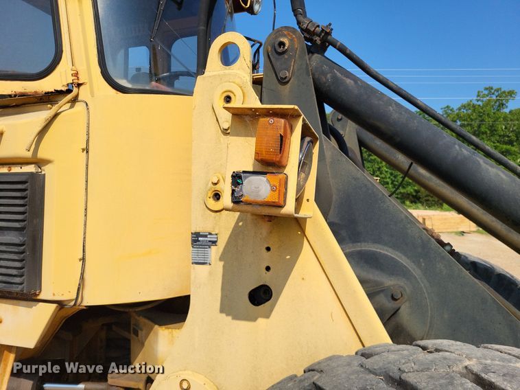 image for item DP5167 1987 Michigan L70  wheel loader