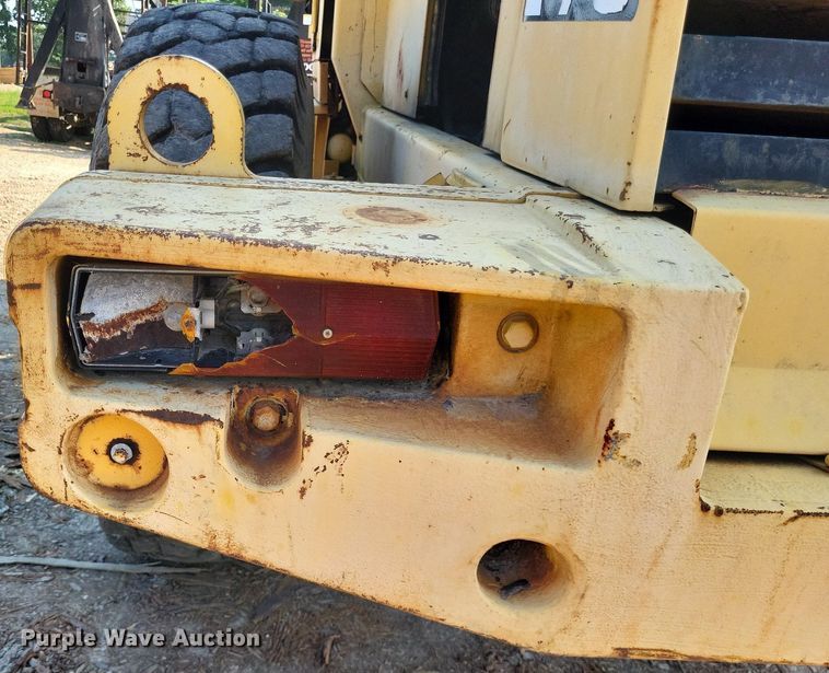 image for item DP5167 1987 Michigan L70  wheel loader