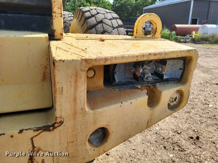 image for item DP5167 1987 Michigan L70  wheel loader