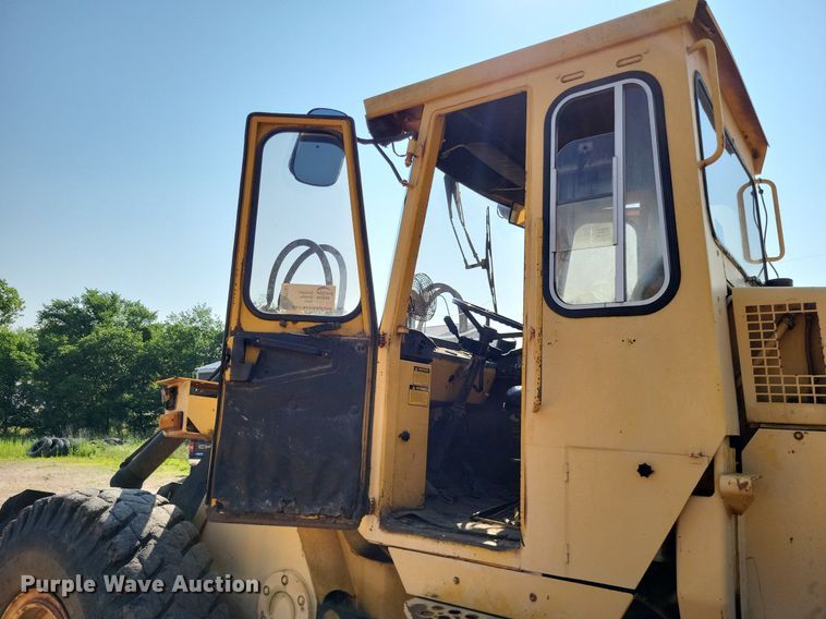 image for item DP5167 1987 Michigan L70  wheel loader