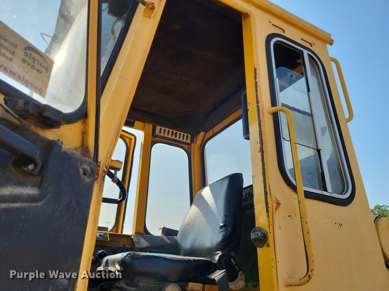 image for item DP5167 1987 Michigan L70  wheel loader