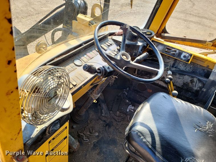 image for item DP5167 1987 Michigan L70  wheel loader