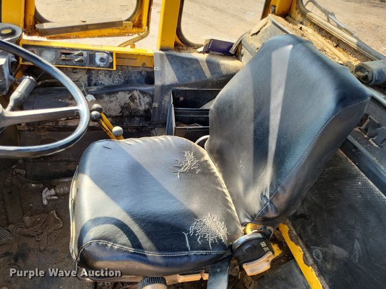 image for item DP5167 1987 Michigan L70  wheel loader