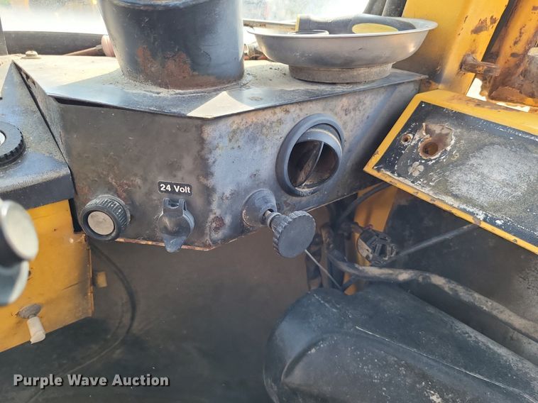 image for item DP5167 1987 Michigan L70  wheel loader