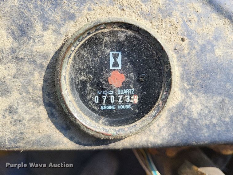 image for item DP5167 1987 Michigan L70  wheel loader