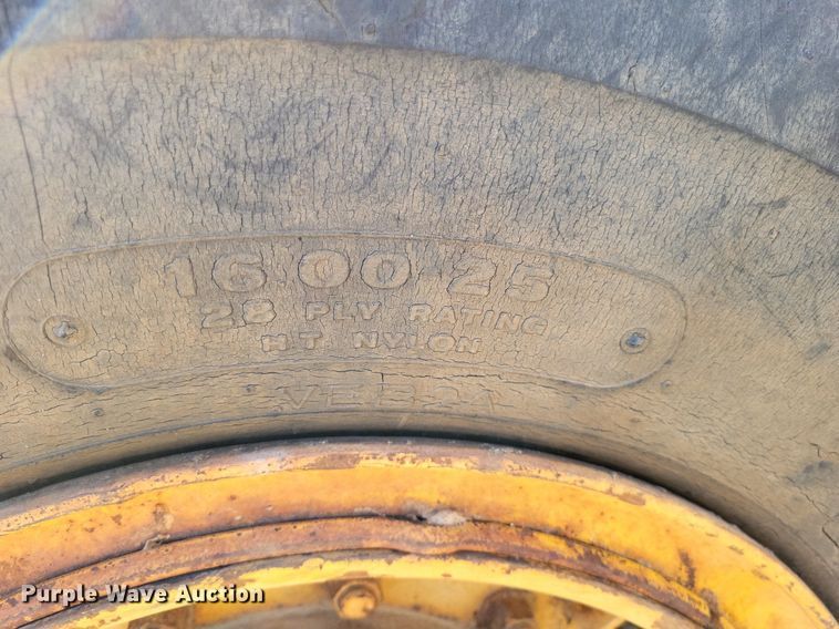 image for item DP5167 1987 Michigan L70  wheel loader