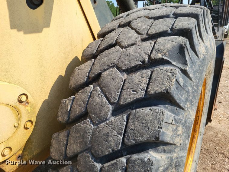 image for item DP5167 1987 Michigan L70  wheel loader