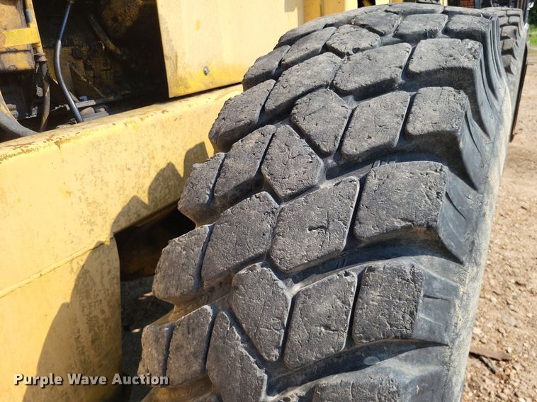 image for item DP5167 1987 Michigan L70  wheel loader