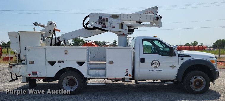 image for item DP5173 2011 Ford F550 Super Duty  bucket truck