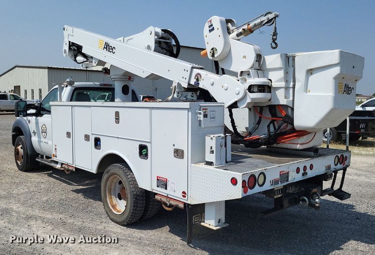 image for item DP5173 2011 Ford F550 Super Duty  bucket truck