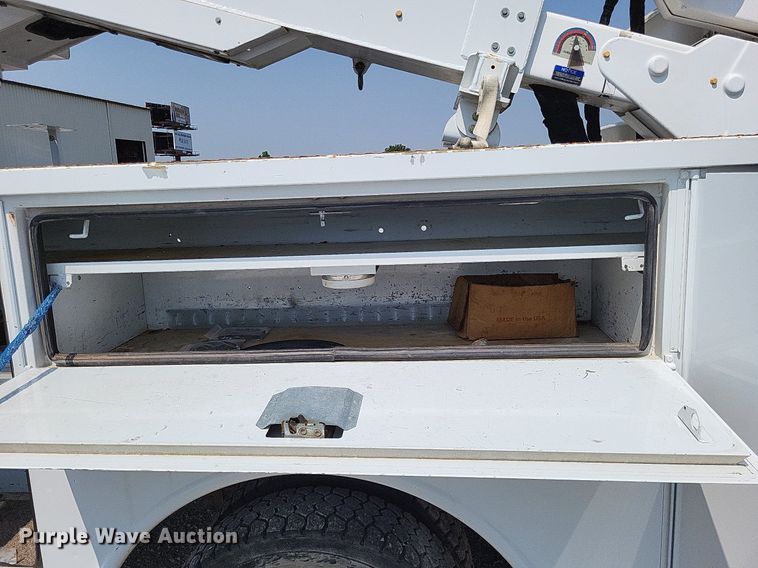 image for item DP5173 2011 Ford F550 Super Duty  bucket truck