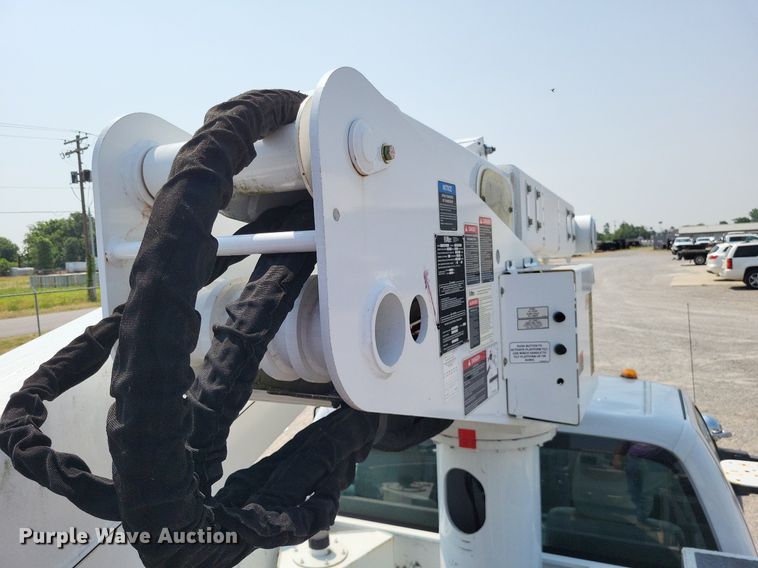 image for item DP5173 2011 Ford F550 Super Duty  bucket truck