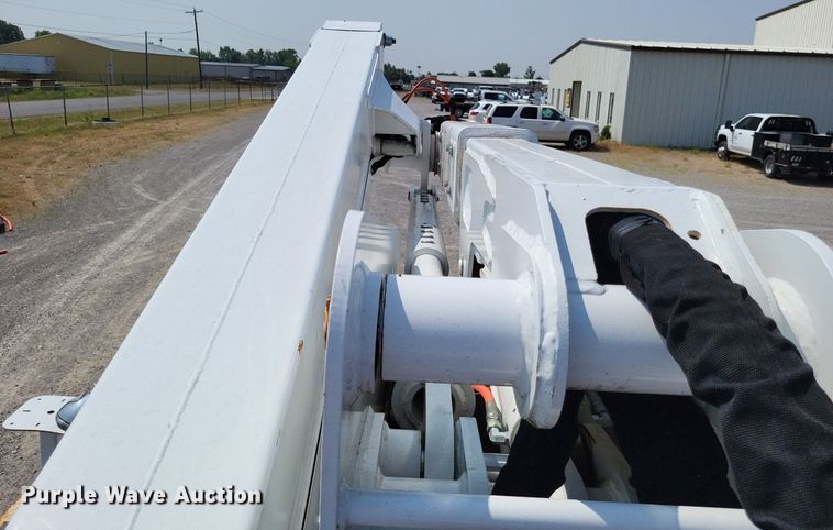 image for item DP5173 2011 Ford F550 Super Duty  bucket truck