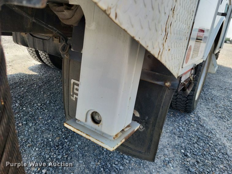 image for item DP5173 2011 Ford F550 Super Duty  bucket truck