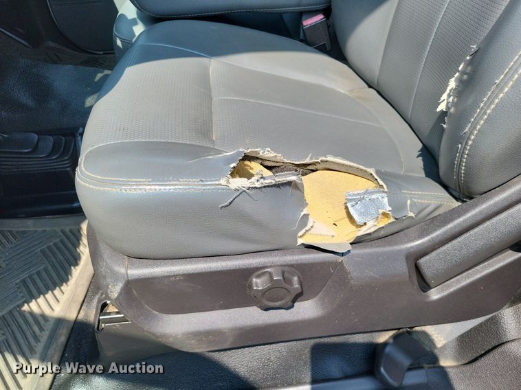 image for item DP5173 2011 Ford F550 Super Duty  bucket truck