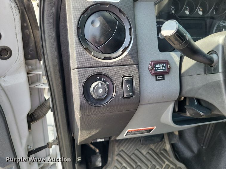 image for item DP5173 2011 Ford F550 Super Duty  bucket truck