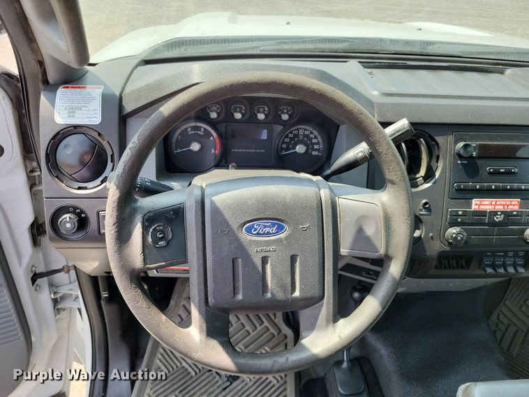 image for item DP5173 2011 Ford F550 Super Duty  bucket truck