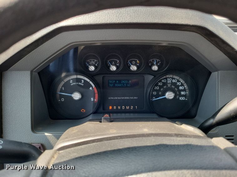 image for item DP5173 2011 Ford F550 Super Duty  bucket truck