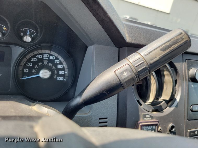 image for item DP5173 2011 Ford F550 Super Duty  bucket truck