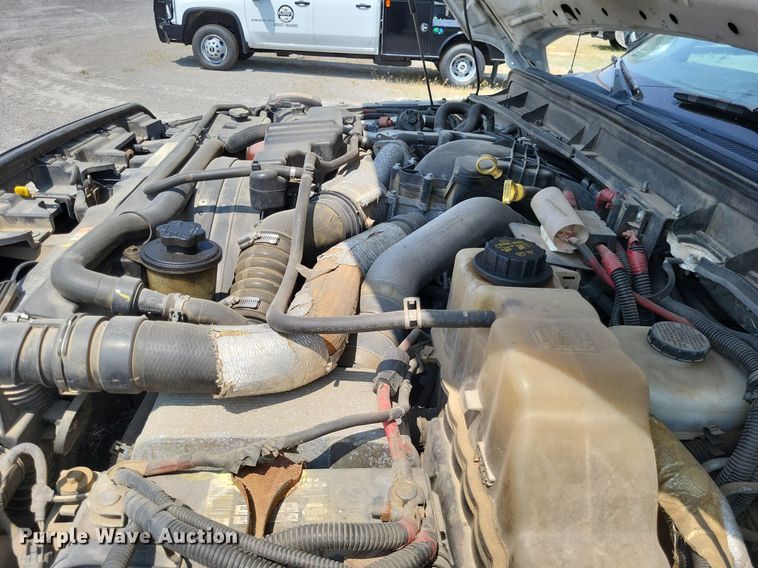 image for item DP5173 2011 Ford F550 Super Duty  bucket truck