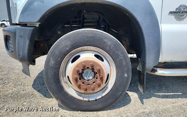 image for item DP5173 2011 Ford F550 Super Duty  bucket truck