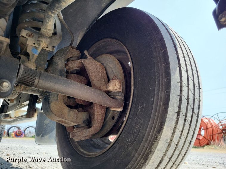 image for item DP5173 2011 Ford F550 Super Duty  bucket truck