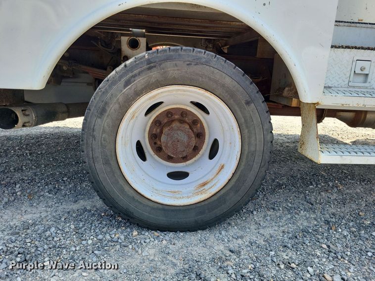 image for item DP5173 2011 Ford F550 Super Duty  bucket truck