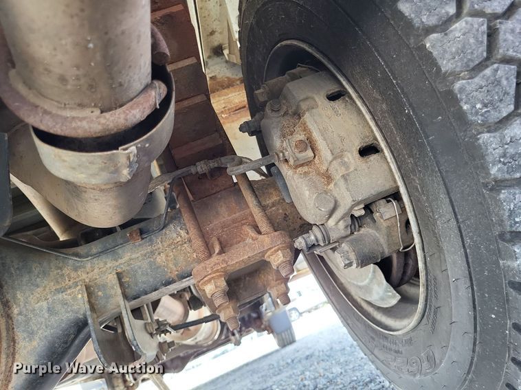 image for item DP5173 2011 Ford F550 Super Duty  bucket truck