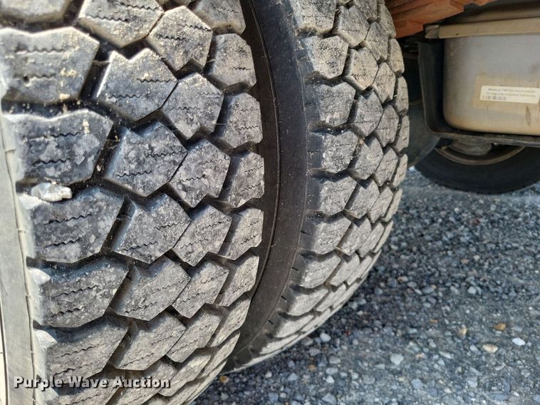 image for item DP5173 2011 Ford F550 Super Duty  bucket truck