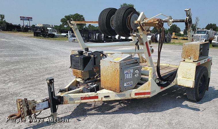 image for item DP5174 2015 Larson 5620  reel trailer