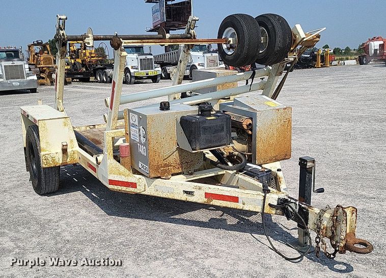 image for item DP5174 2015 Larson 5620  reel trailer