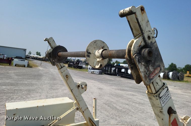 image for item DP5174 2015 Larson 5620  reel trailer