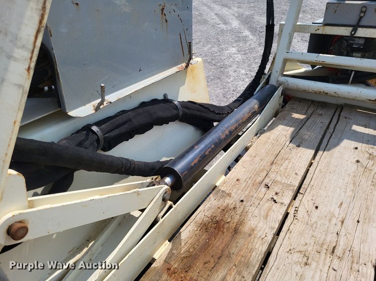 image for item DP5174 2015 Larson 5620  reel trailer