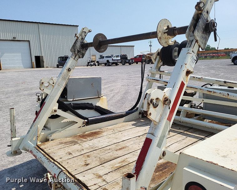 image for item DP5174 2015 Larson 5620  reel trailer