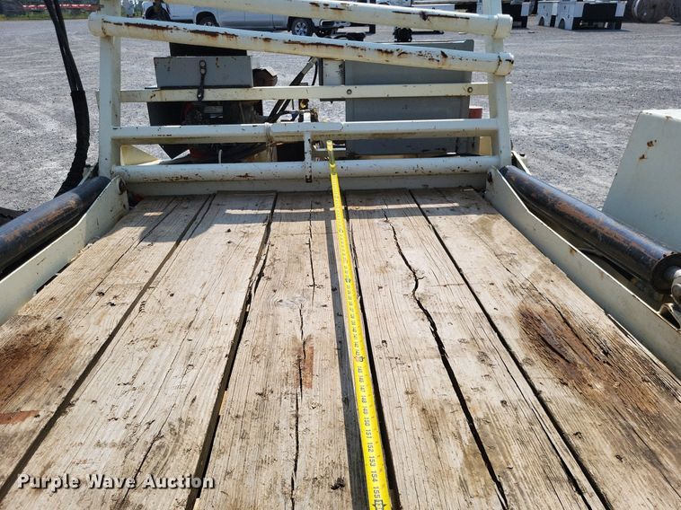 image for item DP5174 2015 Larson 5620  reel trailer