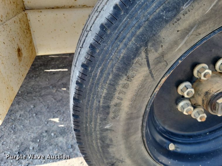 image for item DP5174 2015 Larson 5620  reel trailer