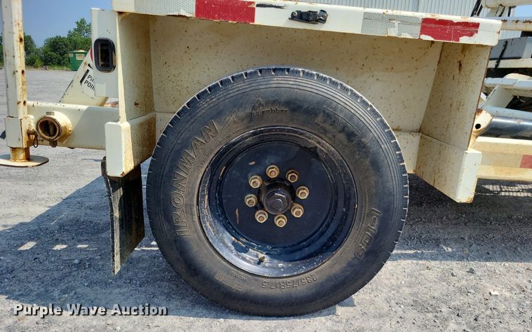 image for item DP5174 2015 Larson 5620  reel trailer