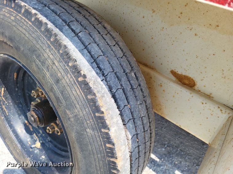 image for item DP5174 2015 Larson 5620  reel trailer