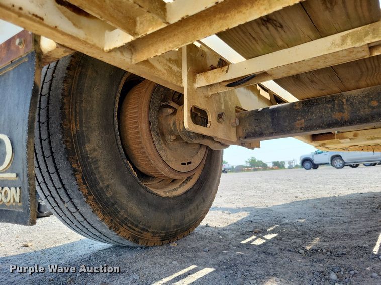 image for item DP5174 2015 Larson 5620  reel trailer