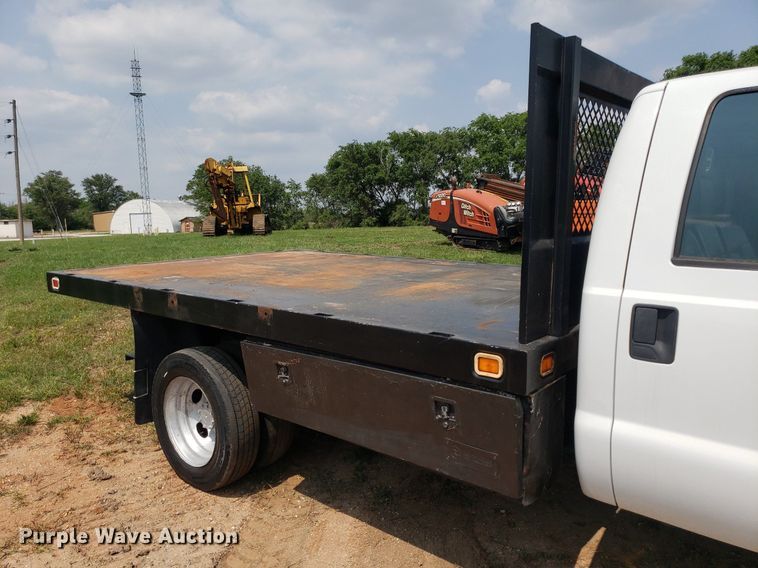 image for item DP7942 2016 Ford F450 Super Duty  Crew Cab flatbed truck