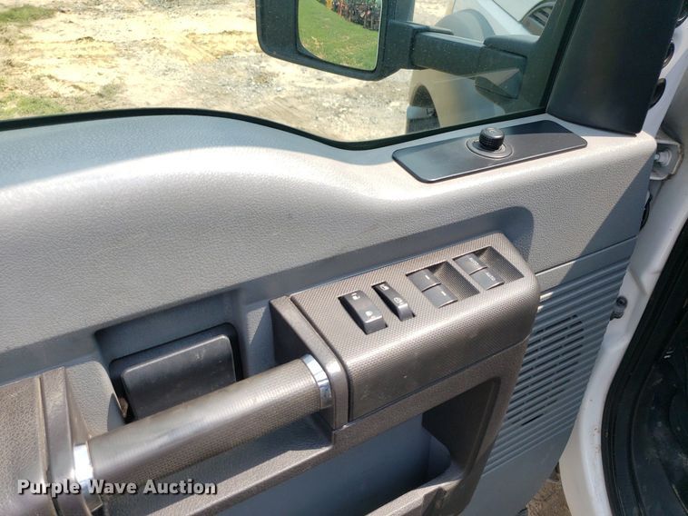 image for item DP7942 2016 Ford F450 Super Duty  Crew Cab flatbed truck